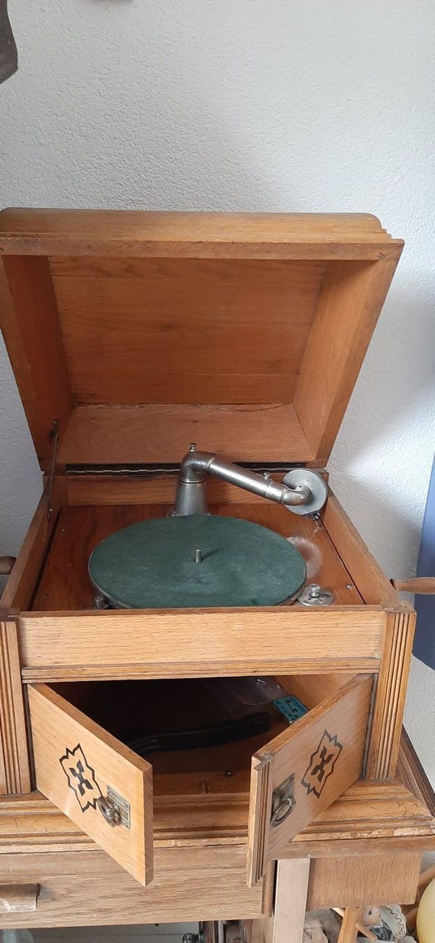 Giradischi: Grammophone – Usato da Bern venduto da Maniche11111 2