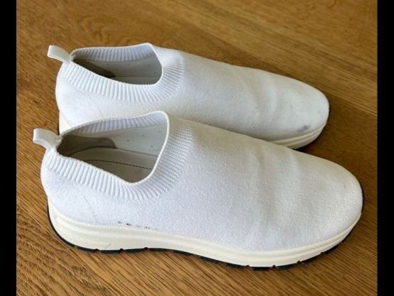 Prada Damenschuhe: PRADA Sneaker – Gebraucht aus Kerzers von Beluluu 2
