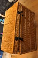 Panier en osier avec fermetures utilisé