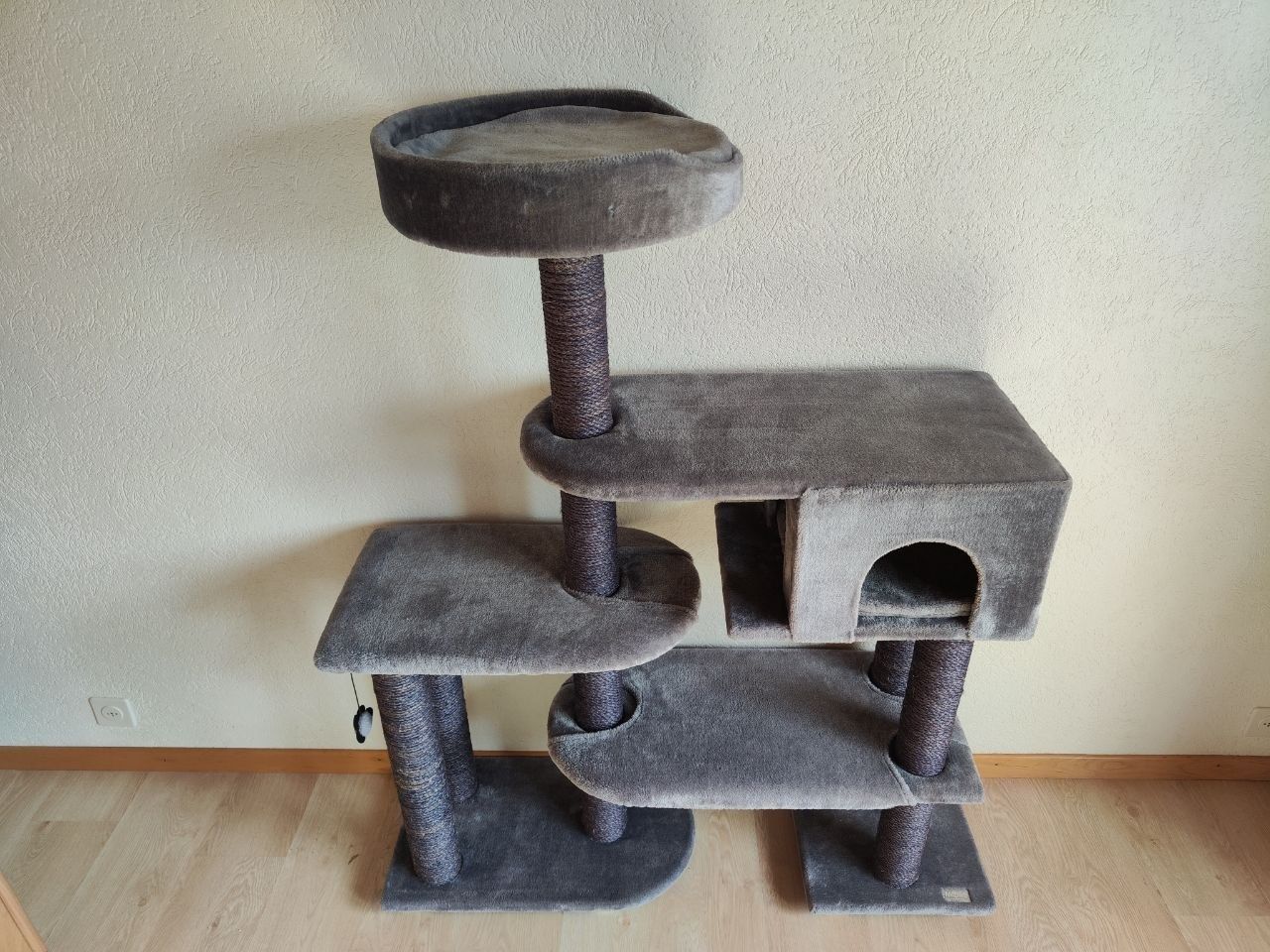 Katzenbaum - Kratzbaum: Kratzbaum Charlie – Gebraucht aus Soyhieres von chatons 7