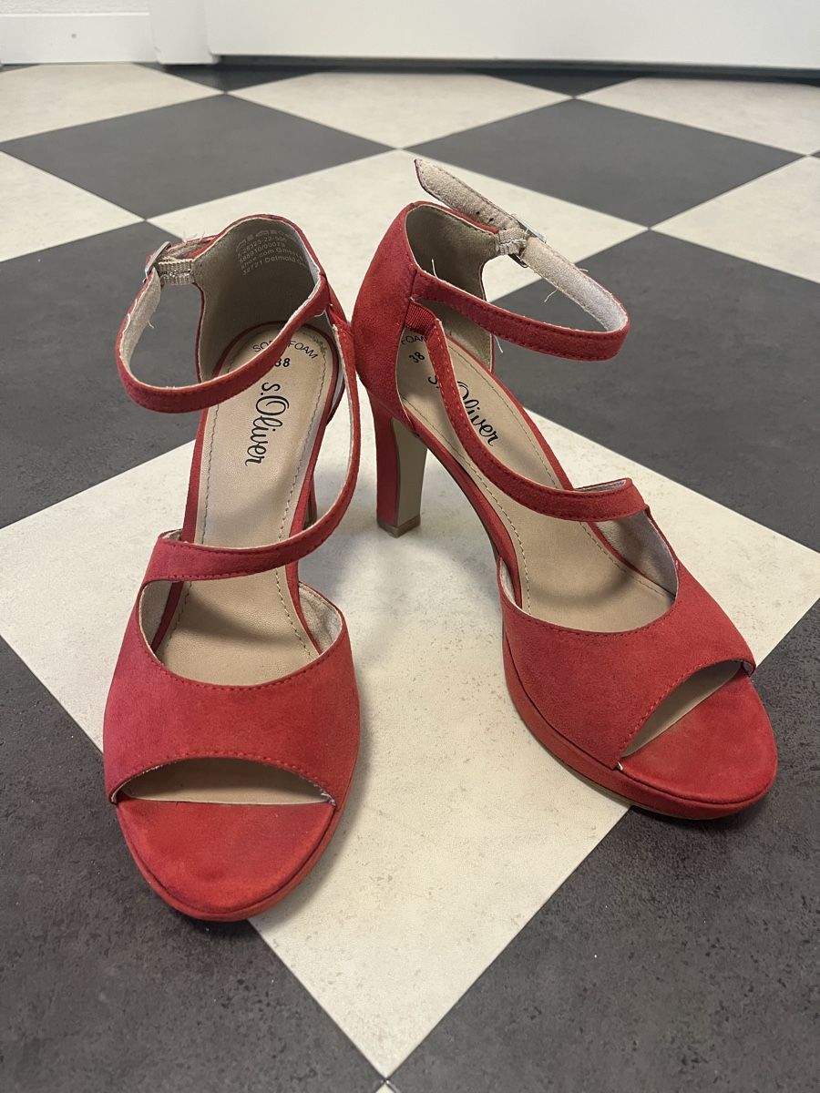 Scarpe da donna: Rote s.Oliver Sandaletten Gr. 38 – Usato da Luzern venduto da Boudin03