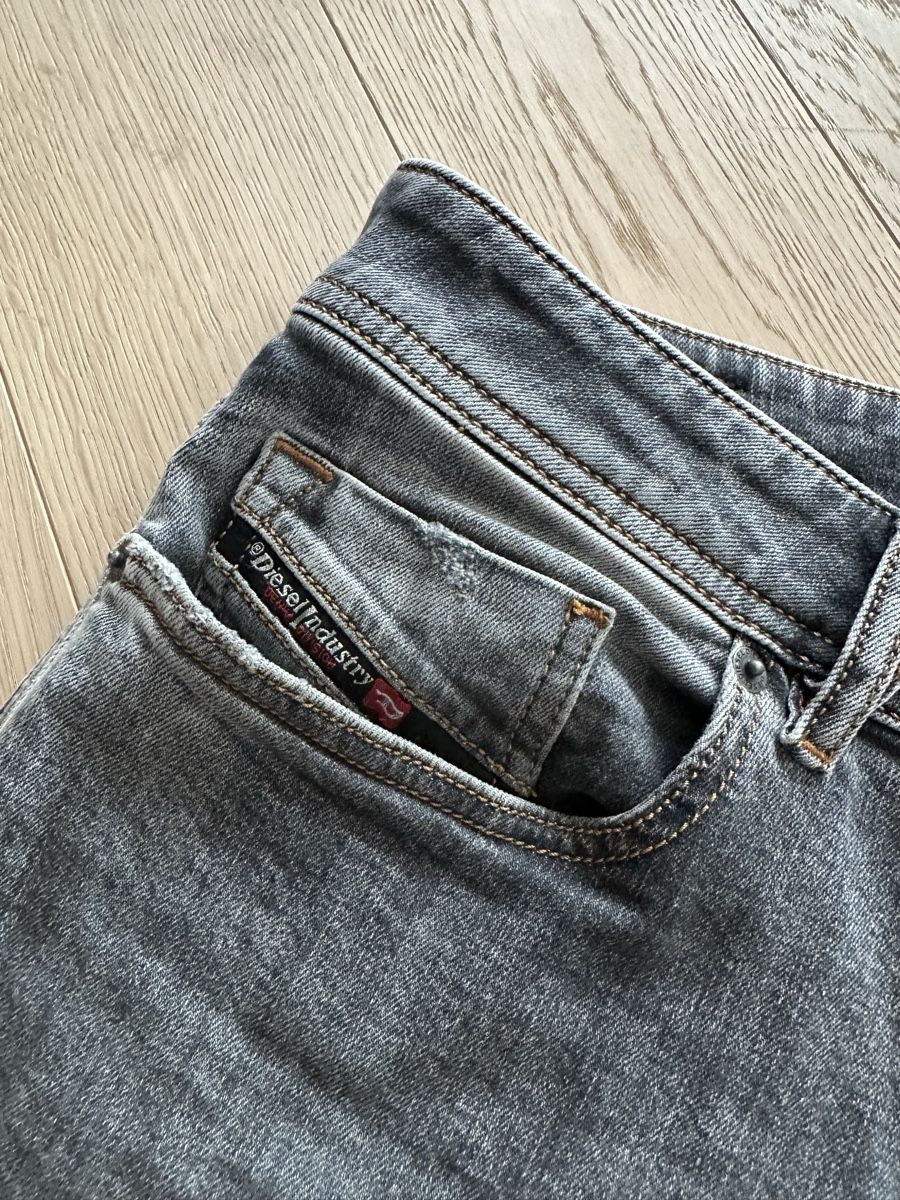 Diesel Jeans: Diesel Jeans (Grösse 34, grau) – Gebraucht aus Aarau von catalea 2