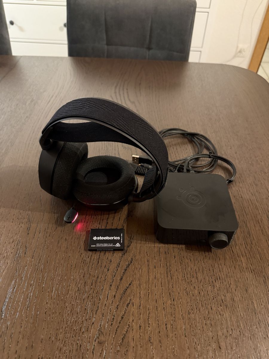 Casques audio: SteelSeries Arctis Pro Wireless – D'occasion à Niederbuchsiten par Landin 1
