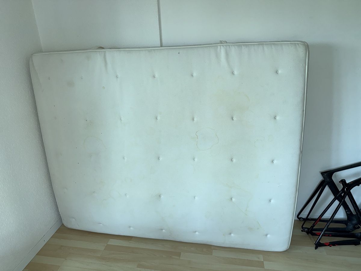 Materassi: Ikea Matratze HYLLESTAD, 160x200 cm – Usato da Bern venduto da hugo_sophian