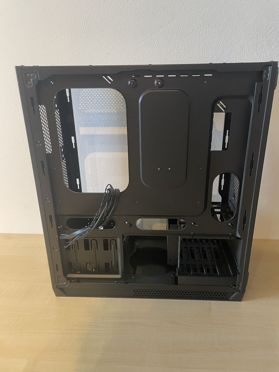 Boîtiers: Pc Case – D'occasion à Stadel par Frozen_Fire 1
