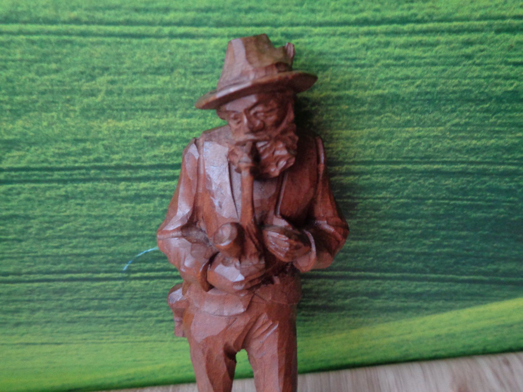 Sculture & Statue: HOLZ-FIGUR MANN MIT TABAKPFEIFE HANDGESCHNITZT – Usato da Henggart venduto da Pascha22 6