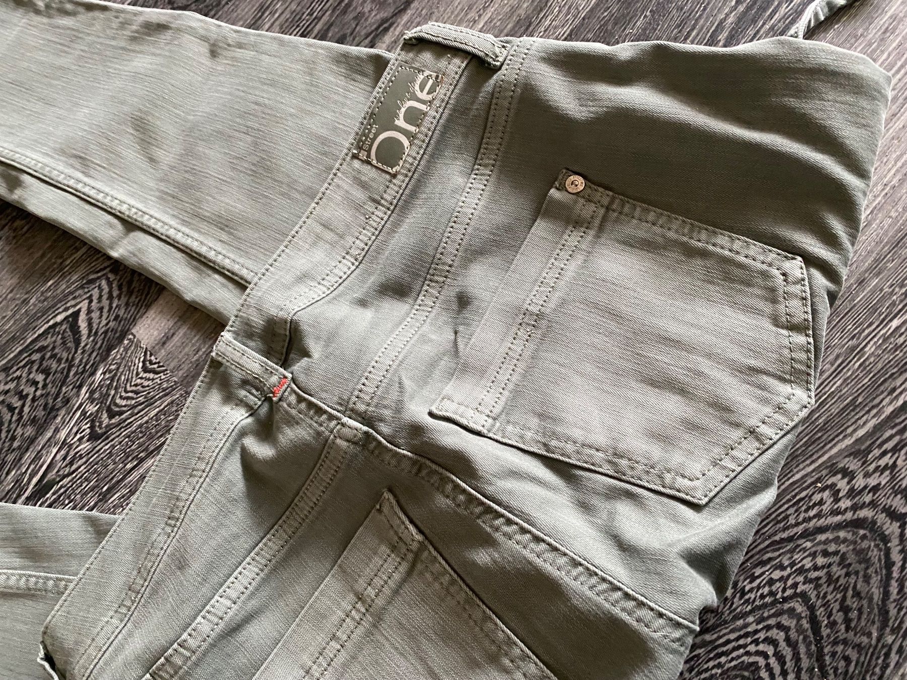 Jeans: StreetOne Jeans  helles Kaki / grün – Usato da Allenwinden venduto da Obalu 2