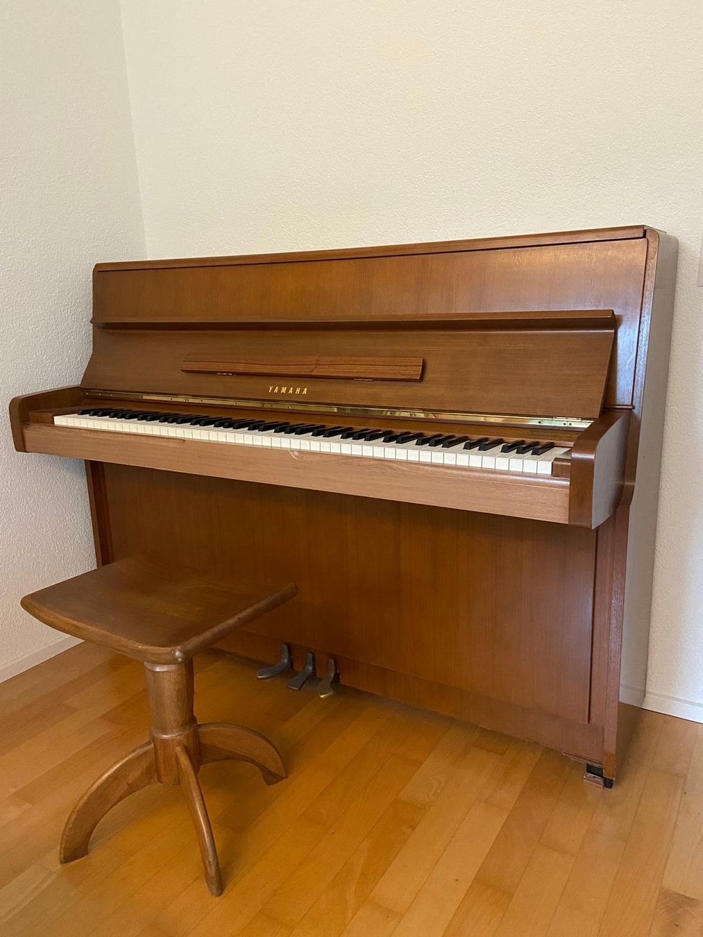 Yamaha Strumenti musicali: Wunderschönes Yamaha Klavier – Usato da Luzern venduto da Ratschi_LU 2