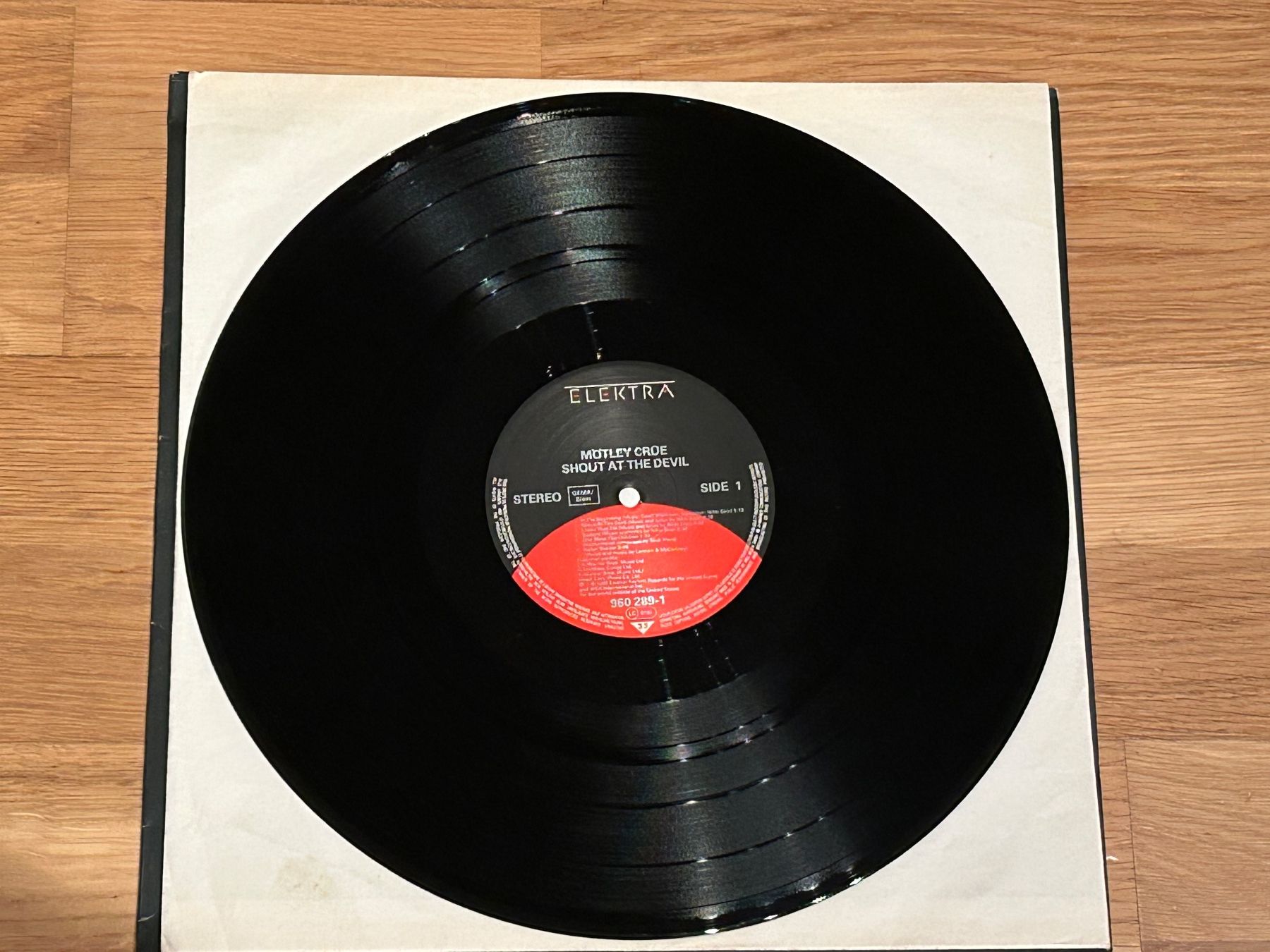 Schallplatten: Mötley Crüe. 1983. Shout At The Devil – Gebraucht aus Faulensee von Mizuno06 5