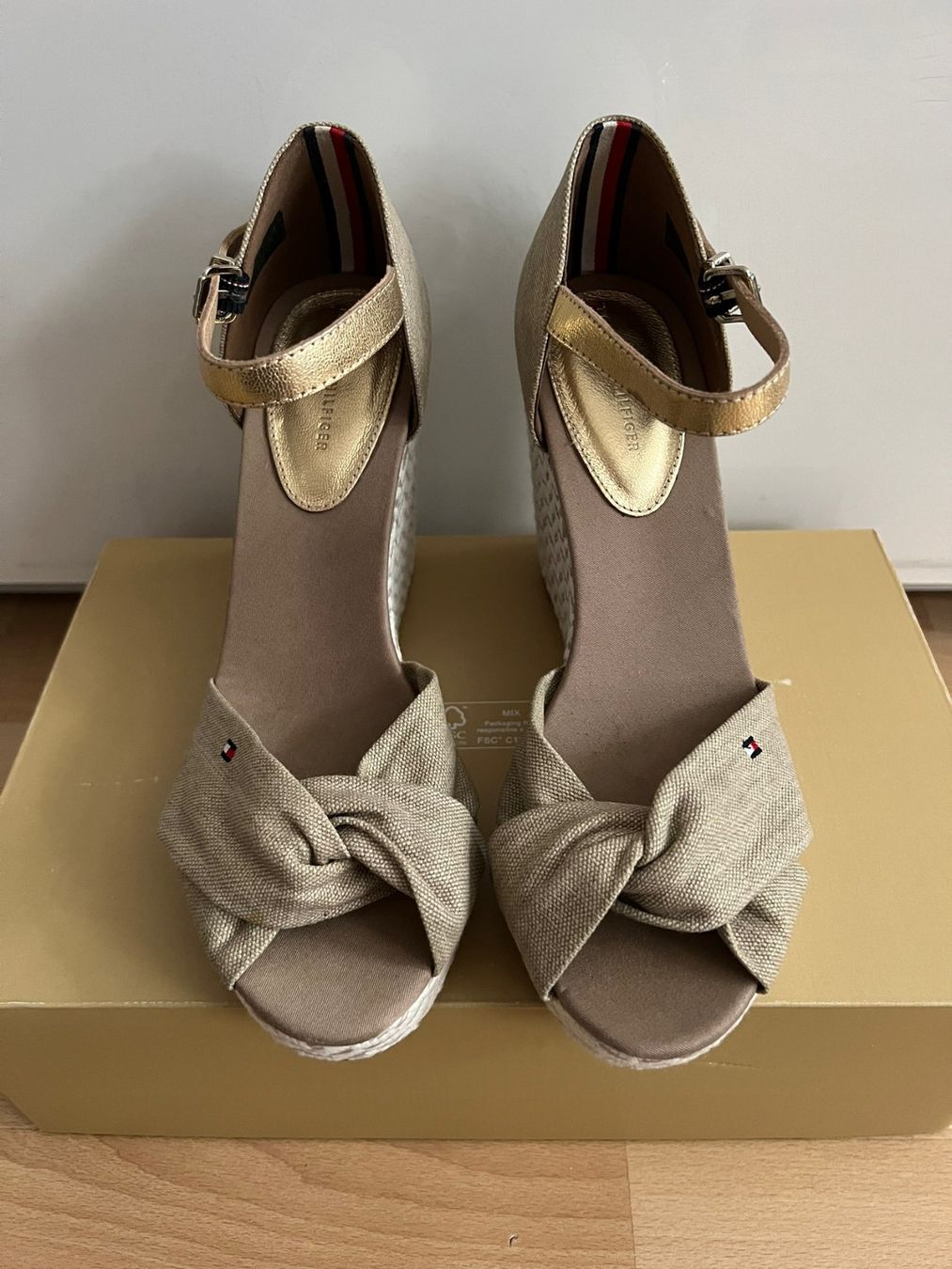 Tommy Hilfiger Scarpe da donna: TOMMY  HILFIGER Espadrilles – Usato da Steinmaur venduto da Kiki_m240