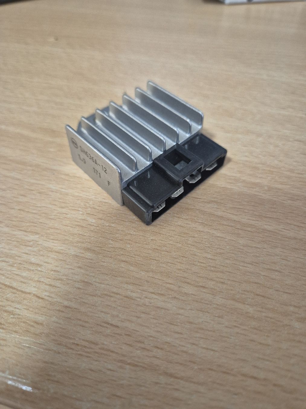 Componenti elettronici: Spannungsregler KTM EXC – Nuovo e nell'imballaggio originale da Zug venduto da fab_wq52