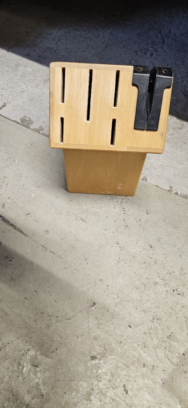 Jysk Supporti a parete: Messerblock aus Holz, – Usato da Baar venduto da Vel...Baar45