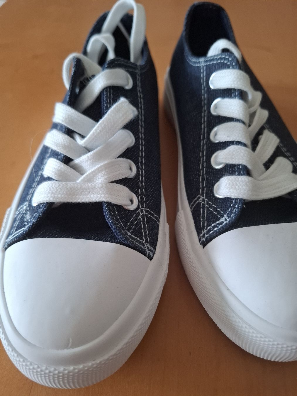 Converse Scarpe da uomo: Converse Schuhe – Usato da Heimberg venduto da Suesigu