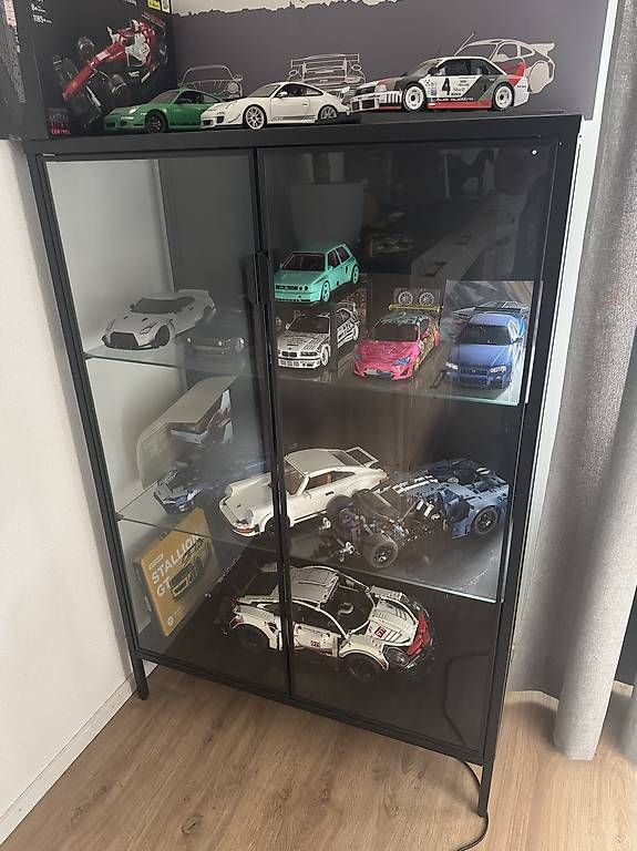 Vitrinen: Moderne Metall-Glasvitrine Schwarz – Gebraucht aus Grabs von Felicee52