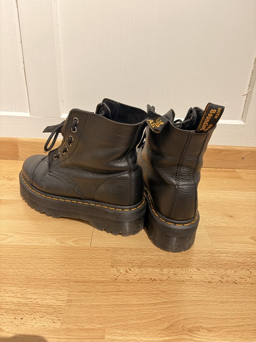 Dr. Martens Scarpe da uomo: Dr. Martens Sinclair Plattform-Boot Leder Schwarz Gr. 41 – Nuovo (secondo la descrizione) da Kleinandelfingen venduto da leo_2hgq 1