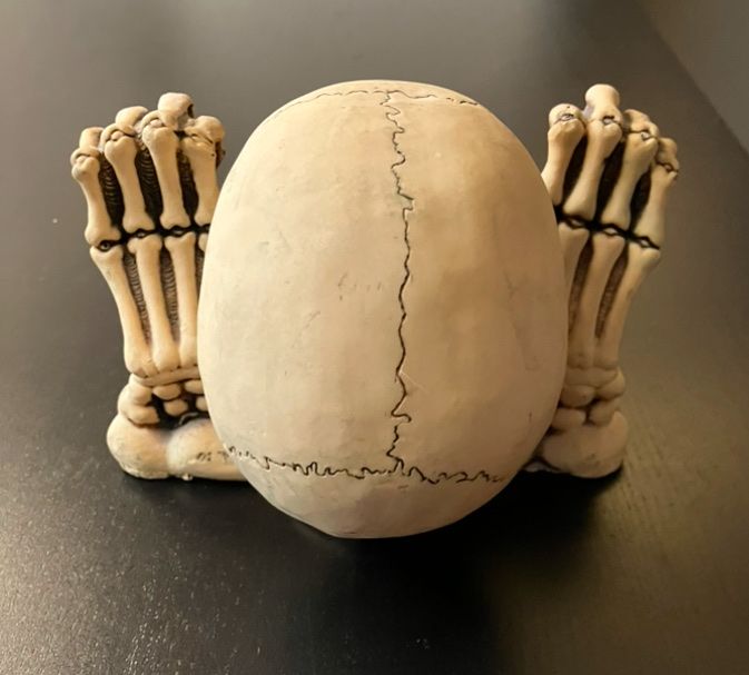 Statuette: Deko Totenkopf mit Händen – Usato da Rain venduto da gab_q6jb 2