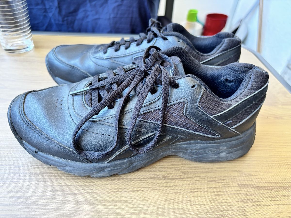 Reebok Scarpe da donna: Reebok Work Shoes Black Size 38.5 Used – Usato da Le Grand-Saconnex venduto da mar_wby6 2