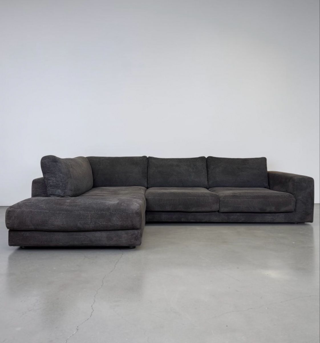 Pfister Divani: Pfister-Ecksofa, dunkelgrauer Cord – Usato da Bachenbülach venduto da Sofalab.swiss 7