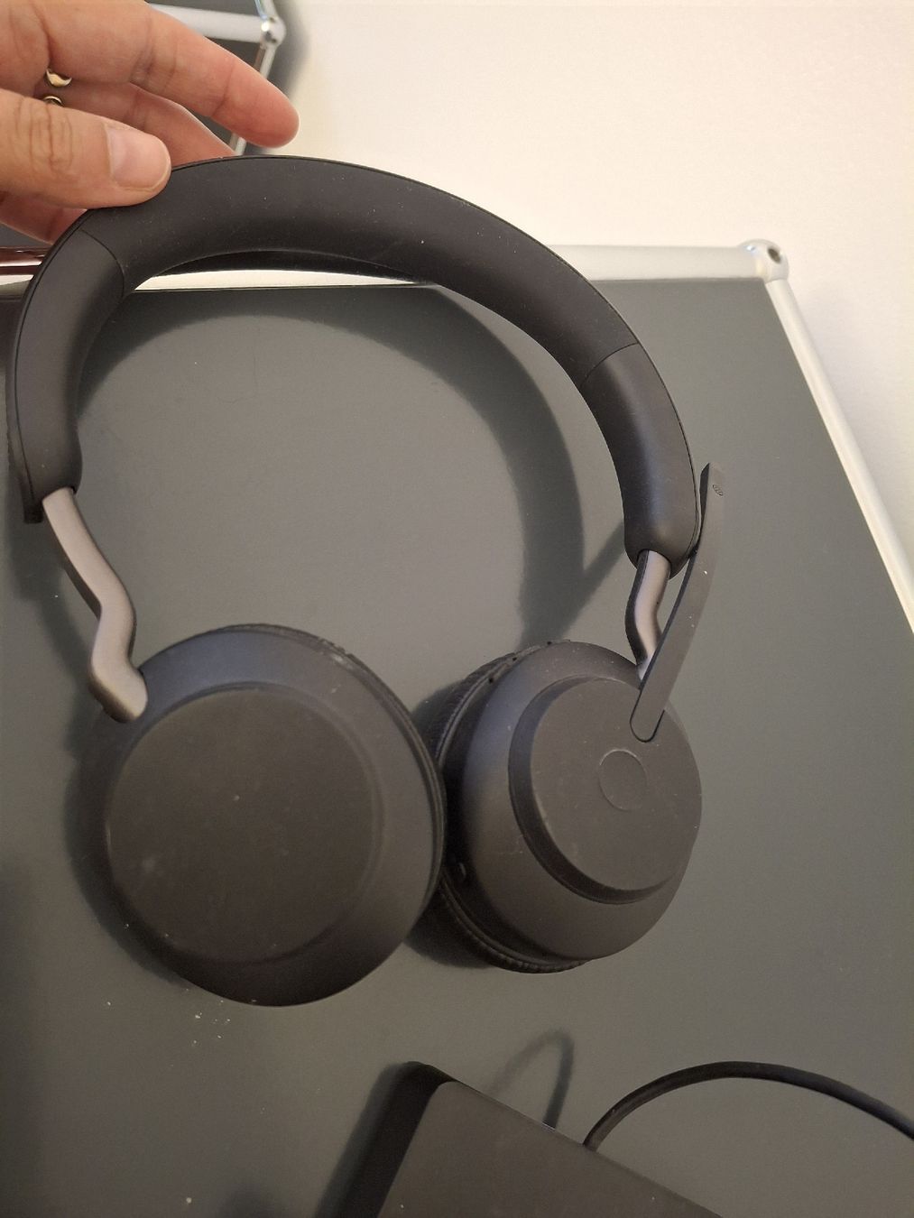 Jabra Kopfhörer: Jabra Evolve2 Headset mit Ladestation schwarz gebraucht – Gebraucht aus Cham von Girasol3 4