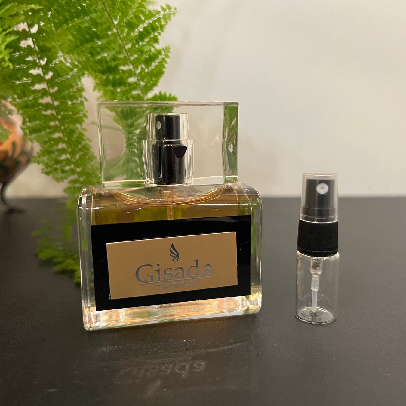 Gisada Profumi & Eau de Toilette: Gisada Uomo 2ml Tester – Nuovo (secondo la descrizione) da Hüttikon venduto da Yatzu