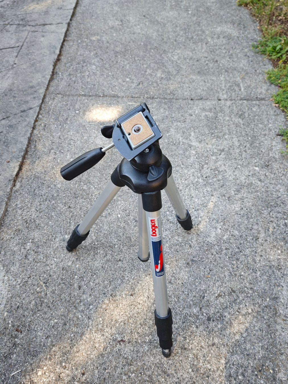 Manfrotto Treppiedi & Teste: Trépied Bogen - Manfrotto Junior – Usato da YVERDON-LES-BAINS venduto da CYBERSALE