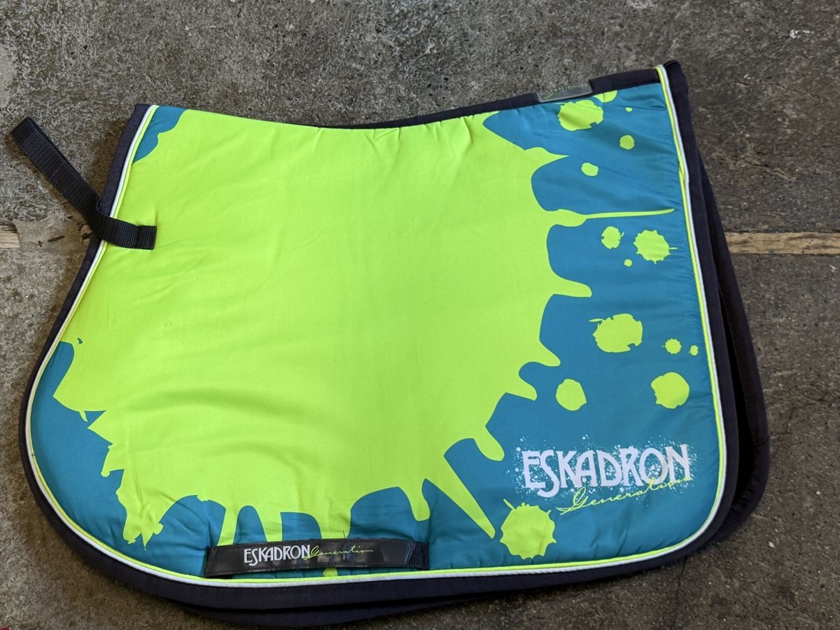 Eskadron Decken: Eskadron Schabracke Splash baltic/neongreen VS – Gebraucht aus Hirzel von Arsenal89