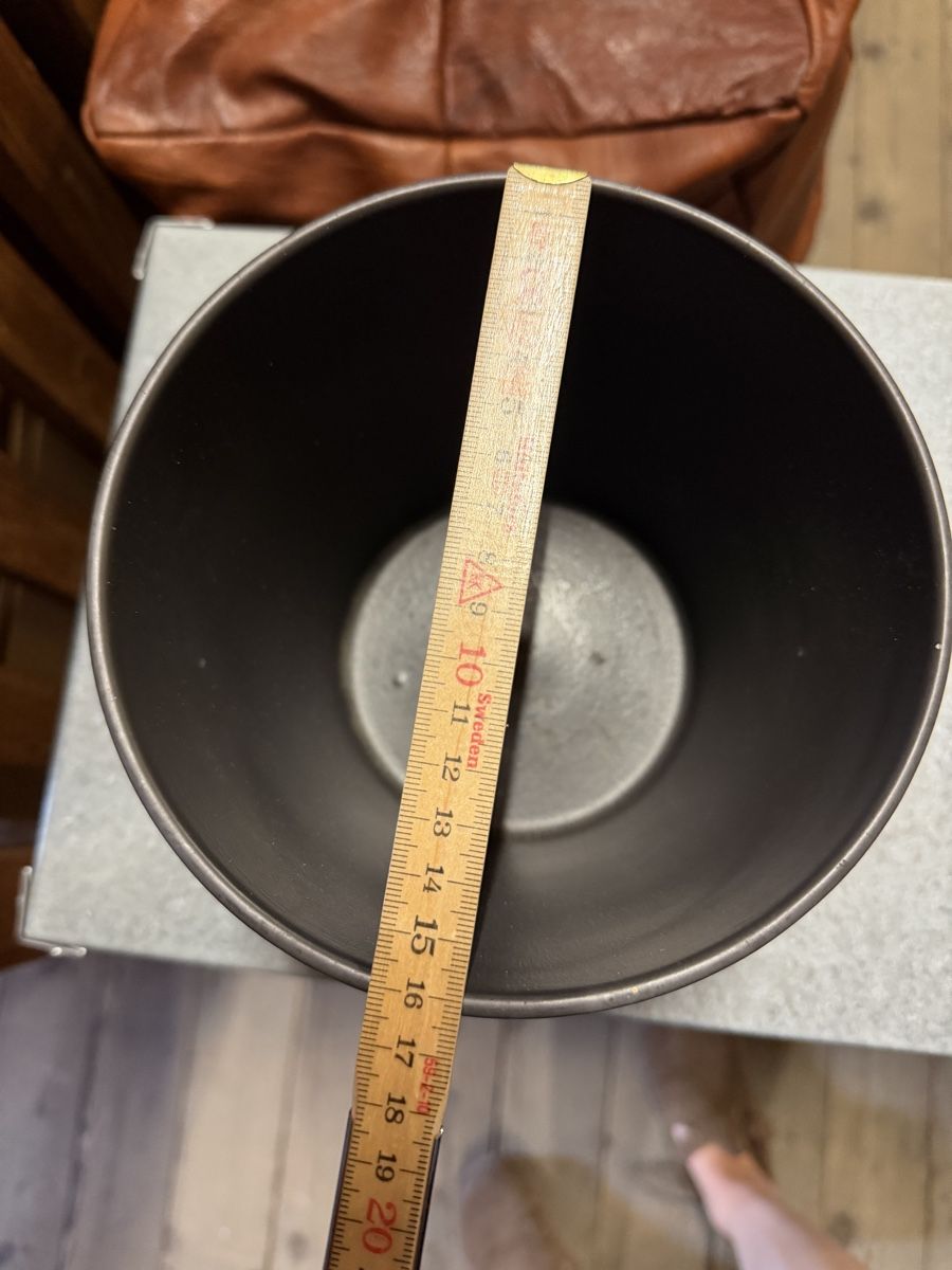 Blumentöpfe: Blumenübertopf | schwarz | 16cm  – Gebraucht aus Zürich von Nadgb1303 1