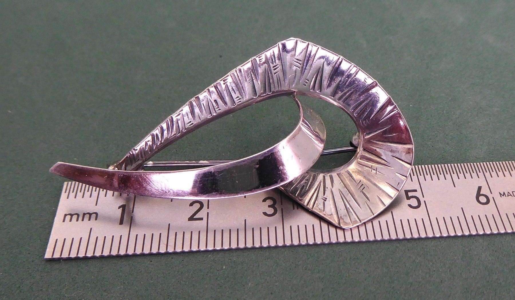 Spille & Fermagli: Silber Brosche 925 Silber um 1970 rhodiniert – Usato da Muri AG venduto da silvermouse007 1