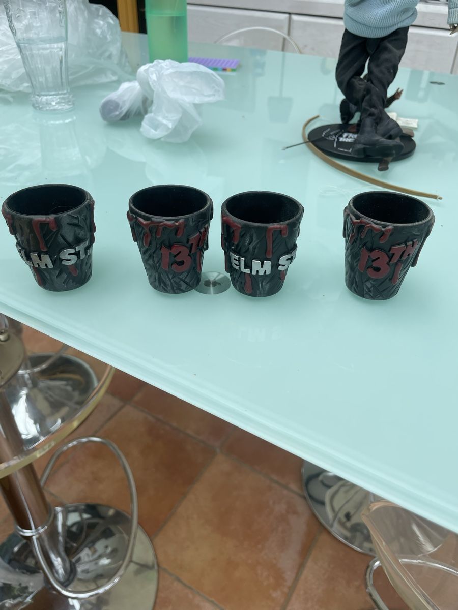Gläser: 4 verre a shot vendredi 13 – Gebraucht aus Les Brenets von serialdrink 1