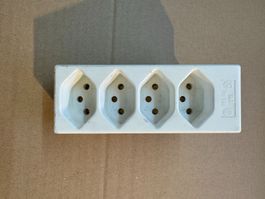 Multiprise 4 prises blanc bon état