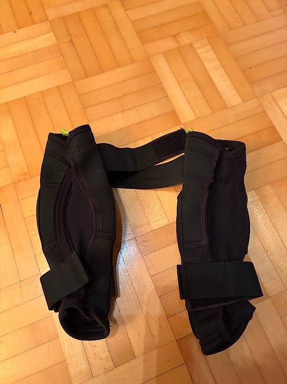 Protections: IXS Hack Kinder Ellenbogenschoner - Grösse KM – D'occasion à Flims Waldhaus par Cwi80 1