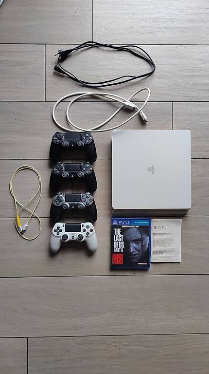 Console: Playstation 4 Slim Weiss - 4 Controller + Spiel – Usato da Brügg BE venduto da die_t68c