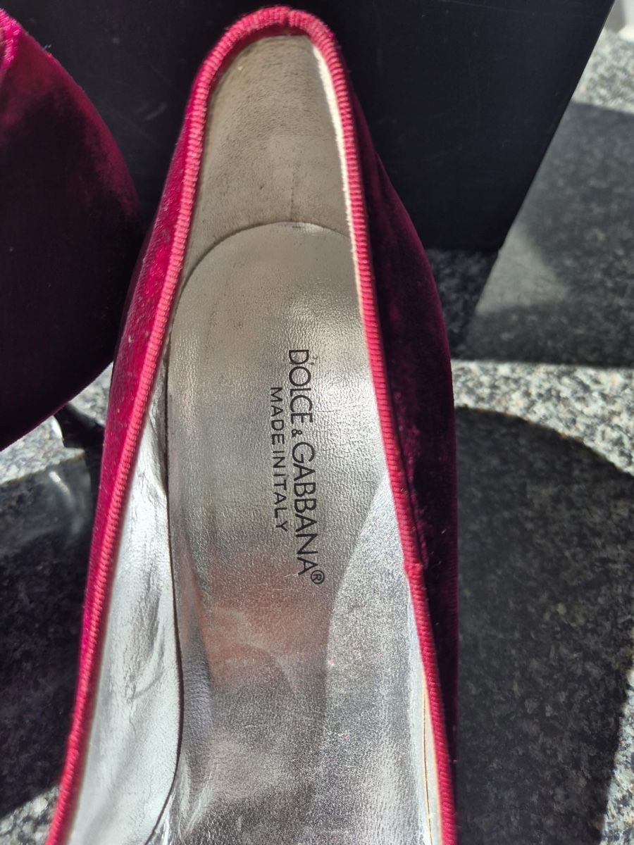 Dolce & Gabbana Scarpe da donna: Dolce & Gabbana Samt-Pumps Gr. 38 – Usato da Dübendorf venduto da MariaS. 4
