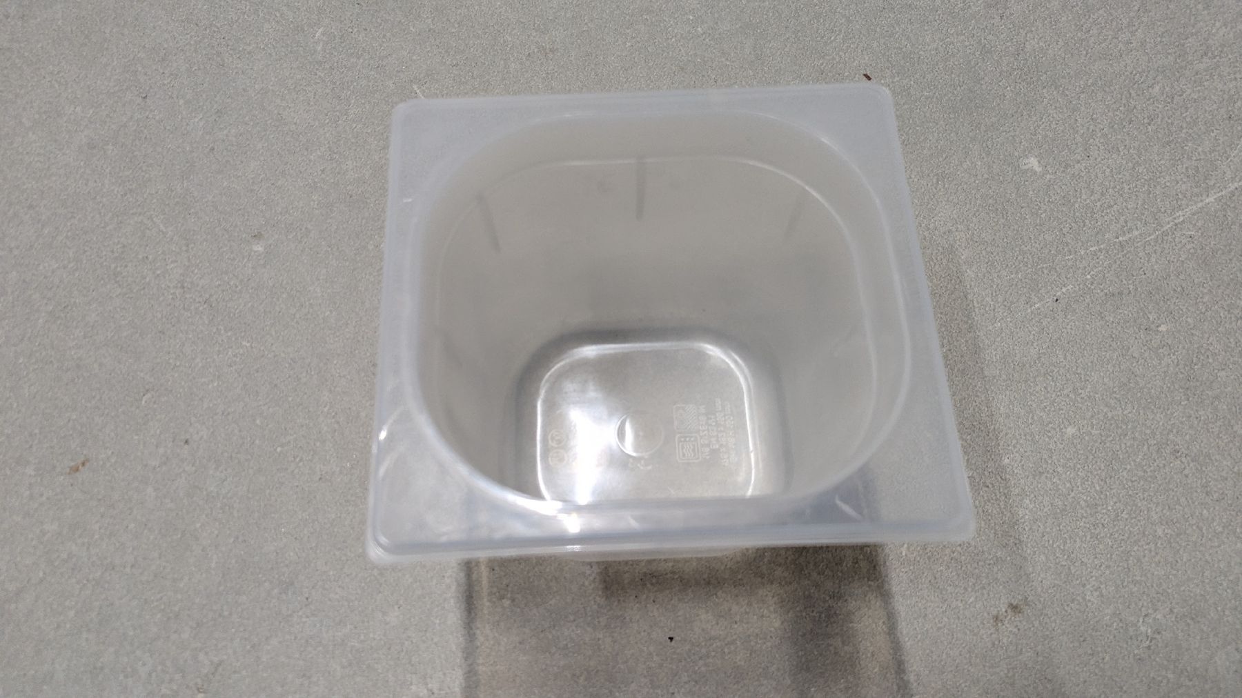 Contenitori & Simili: GN 1/6 x 150 mm – Usato da Lyss venduto da 3250er 2