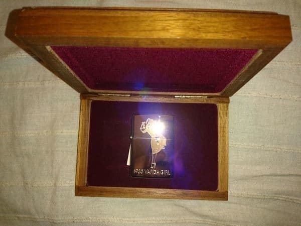Zippo Accendini: Zippo / Varga Look / 1995 / – Nuovo e nell'imballaggio originale da Cortaillod venduto da signep 3