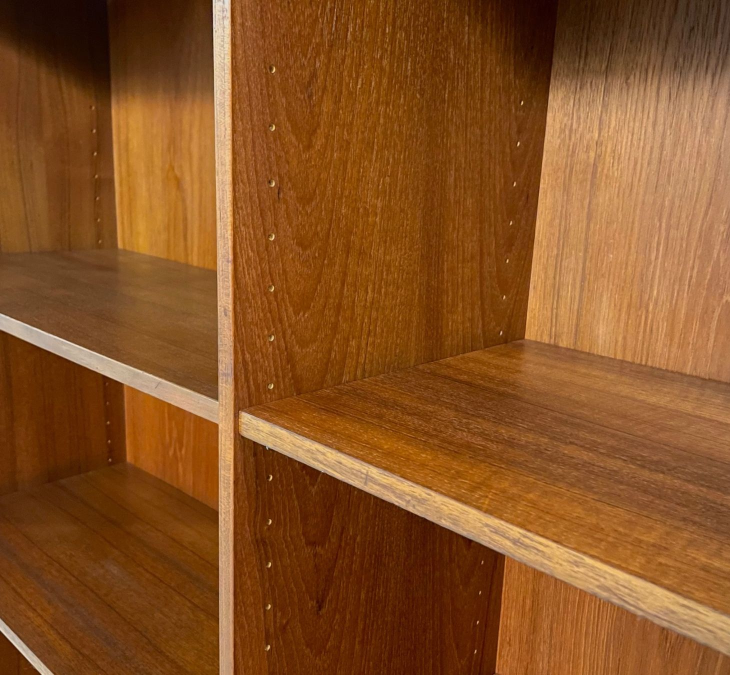 Regale: Dänisches Teak Bücherregal, Regal Arne Vodder 60s – Gebraucht aus Basel von MidMod20C 7