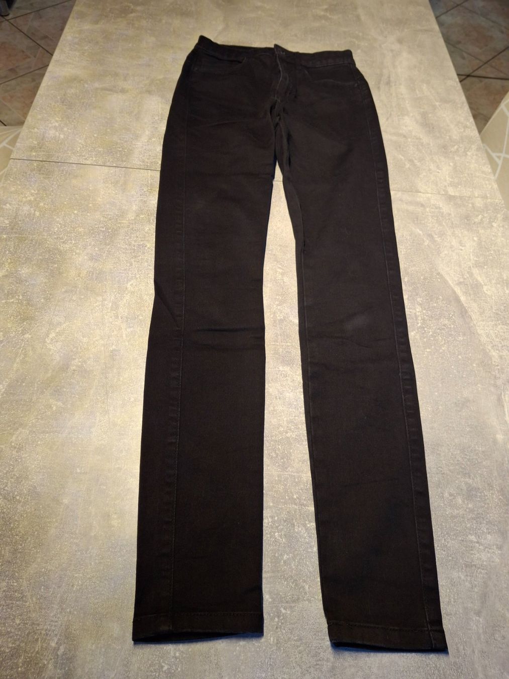 Only Pantaloni: Pantalon noir taille XS marque Only – Usato da Villiers venduto da san_jn5w
