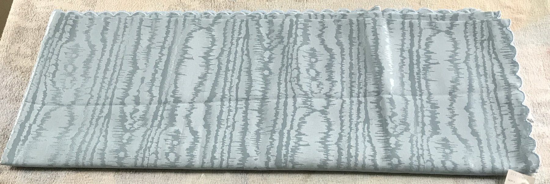 Sonstige Tischwäsche: TISCHTUCH MOIRE 135X170 NEU – Gebraucht aus Ostermundigen von wini63