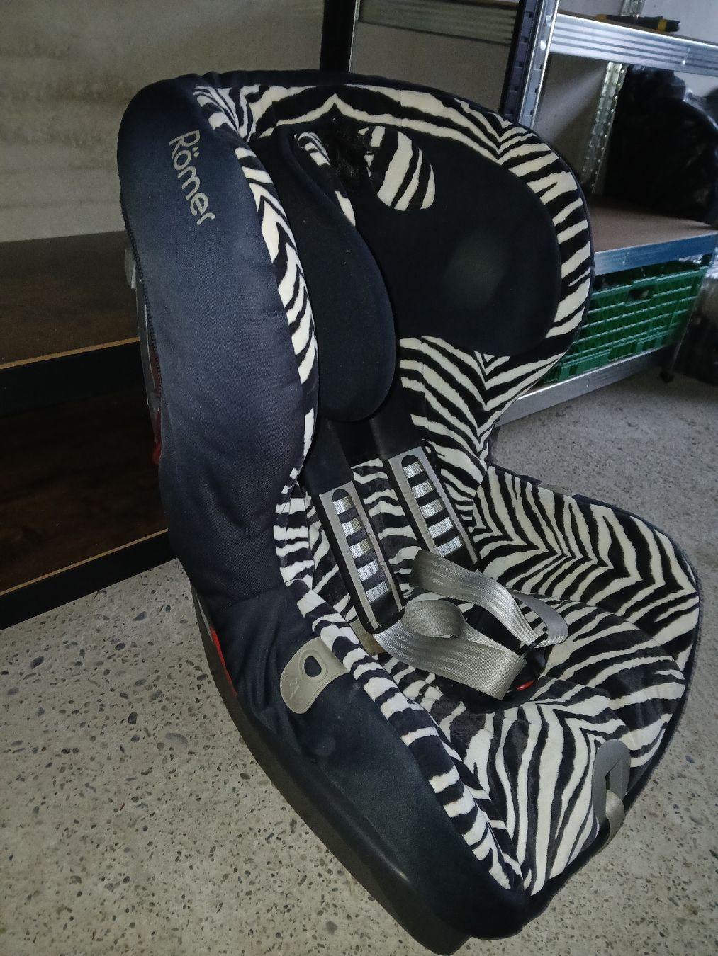 Britax Römer Seggiolini per auto: Robuster, langlebiger und sicherer Kindersitz in sehr gutem – Usato da Tägerig venduto da Gaet83 1