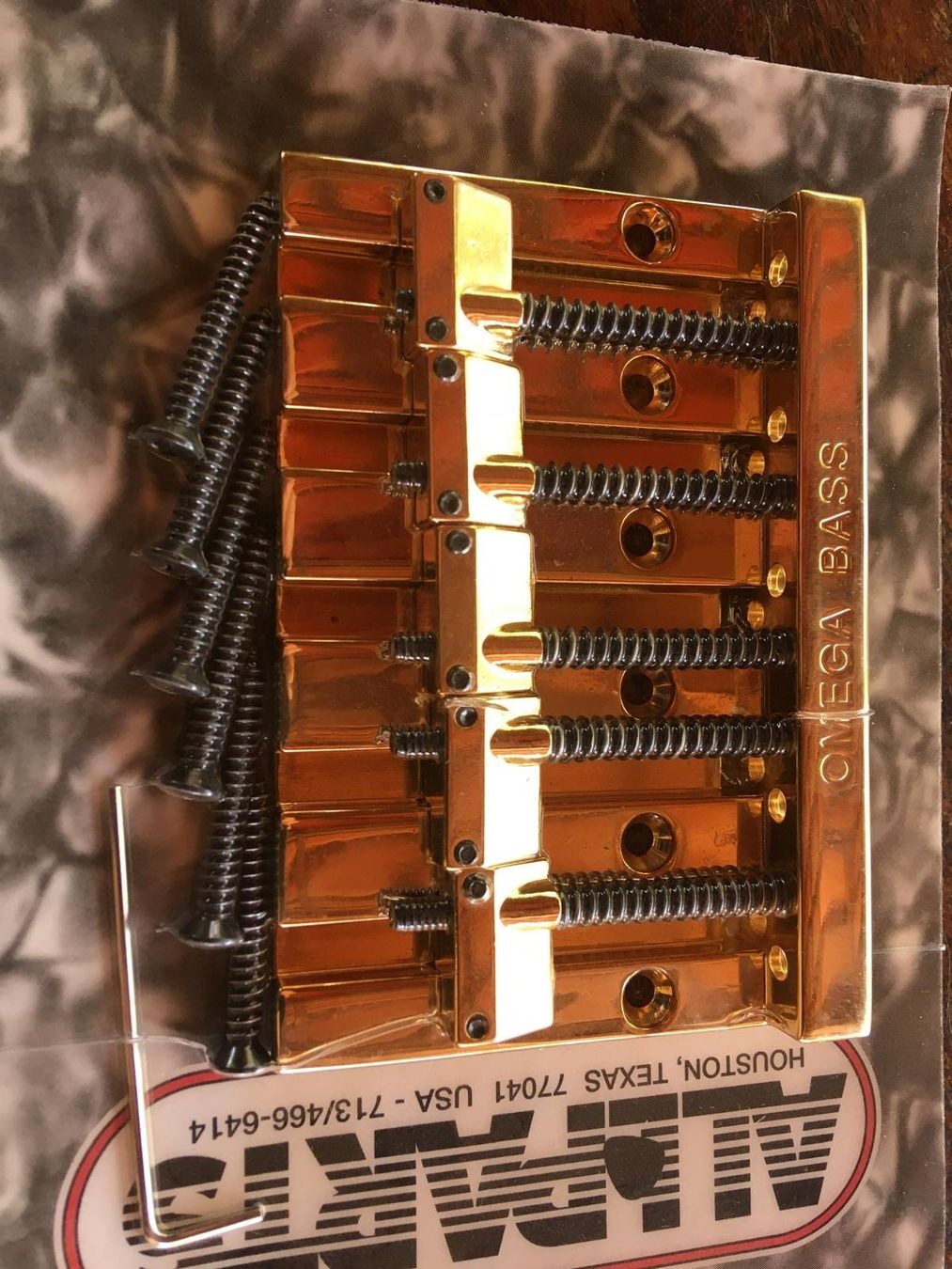 Strumenti musicali: Omega Bass Bridge – Nuovo e nell'imballaggio originale da Kerzers venduto da bluehill 2