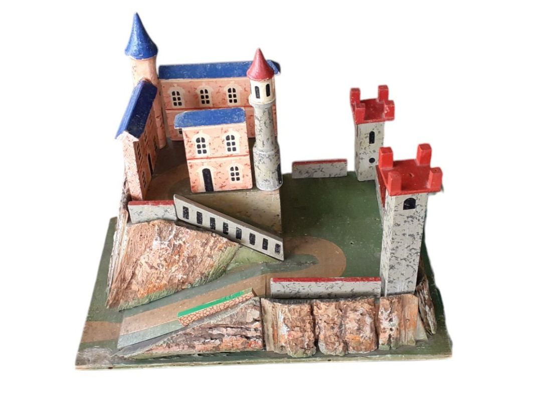 Giocattoli: Burg antik 1890 – Usato da Mörschwil venduto da antiksalon 1