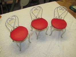 3x antike Gartenstühle Puppenstühle ! Bistrostühle 10cm Sitz