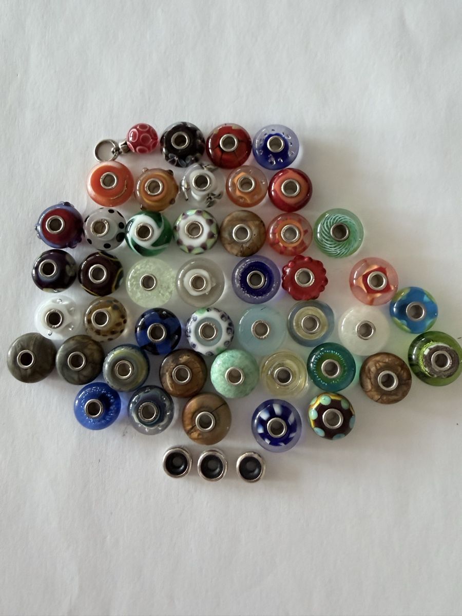 Perlen (unechte): Trollbeads aus Glas 45 Stück  – Gebraucht aus Langendorf von Sebifix