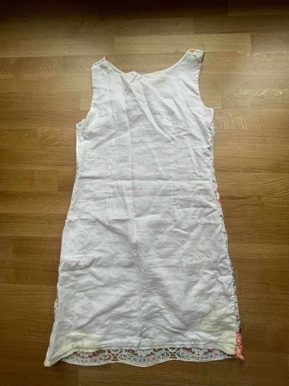 Robes: Geblümtes Leinenkleid – Neuf (Voir description) à Zürich par EMB10 1