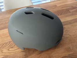 Fahrradhelm Alpina dunkelgrau guter Zustand kaum gebraucht
