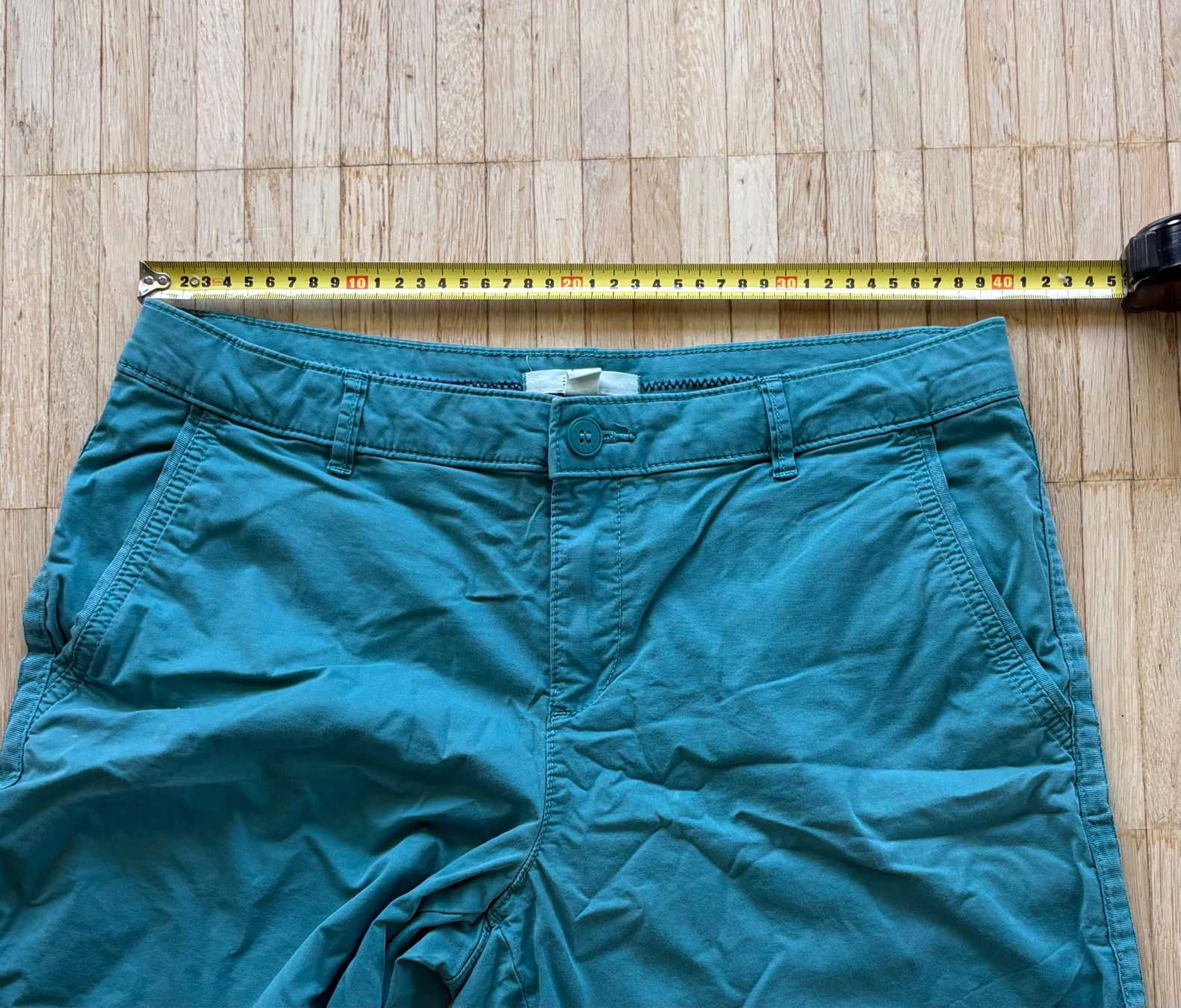Esprit Pantaloni: Esprit Turquoise Shorts, Size 38 – Usato da Nyon venduto da Iamher 1