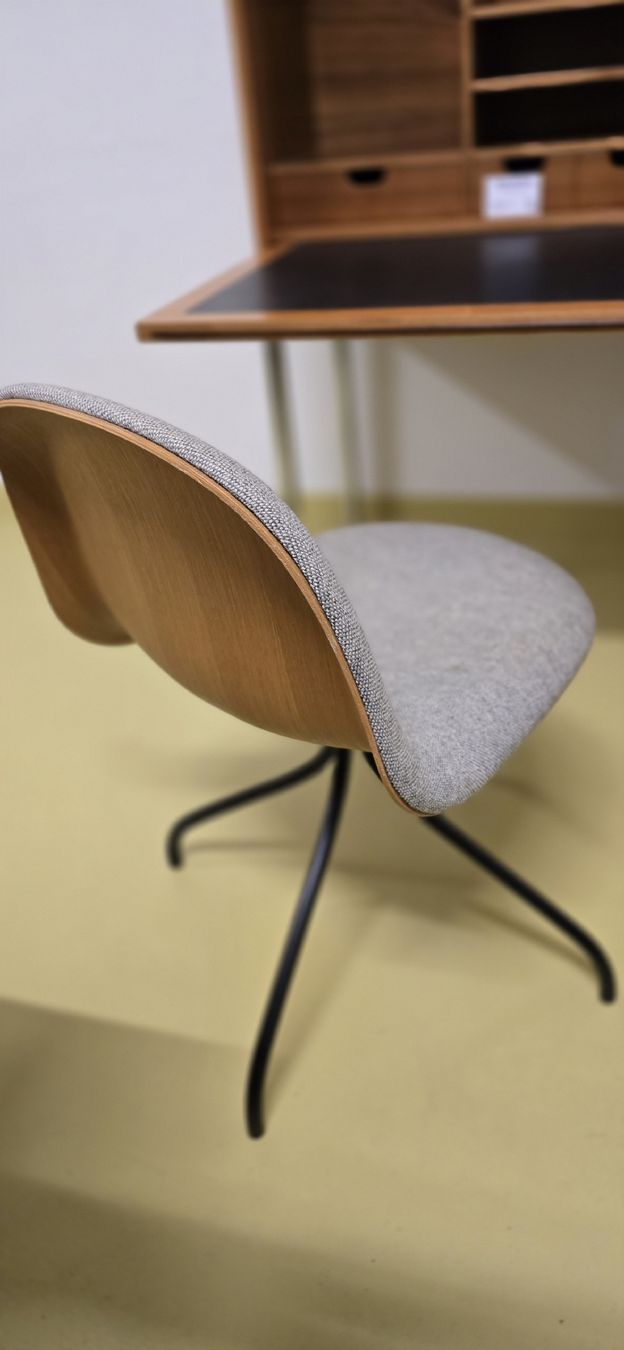 Gubi Stühle: gubi chair , gubi Drehstuhl – Neu (gemäss Beschreibung) aus Zürich von Reni8048 2