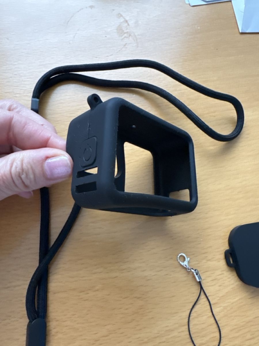 Gopro Stative & Köpfe: GoPro HERO Schutzhülle mit Trageband – Neu (gemäss Beschreibung) aus Jegenstorf von Christo0211 3
