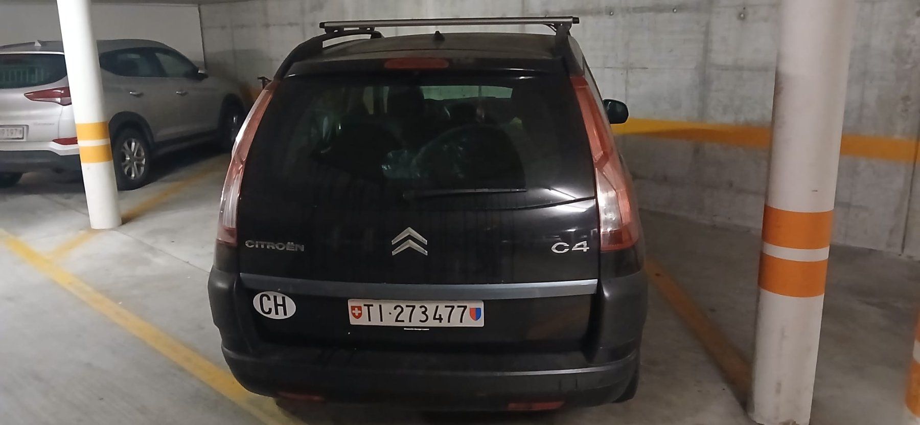 Citroën Automobili: Citroën C4 Picasso – Usato da Gordola venduto da Roxenne 1