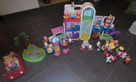 Peppa Pig Spielhaus mit Figuren und Zubehör gebraucht